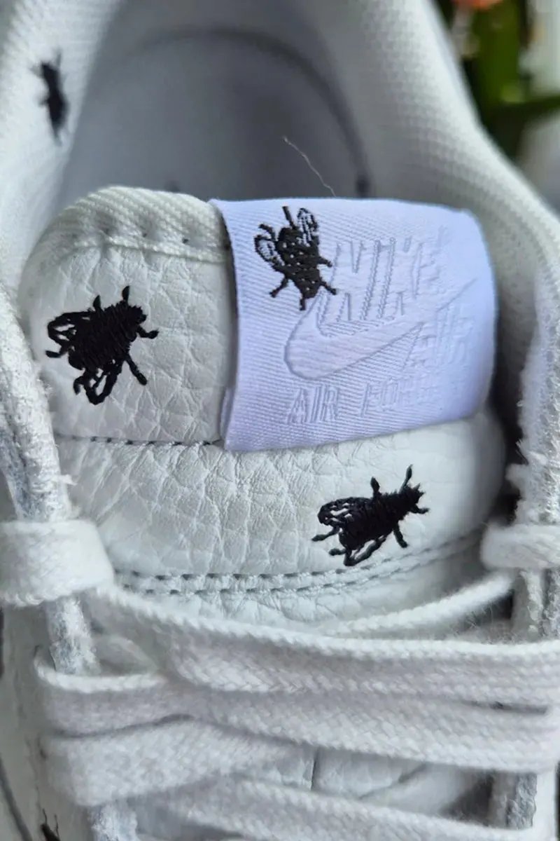Image from Houseflies Land on the Nike Air Force 1 Low