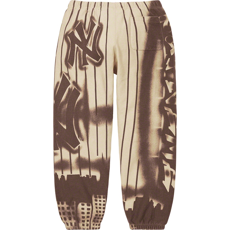 Supreme Supreme New York Yankees™Airbrush Sweatpant (FW21) - Clay - $198